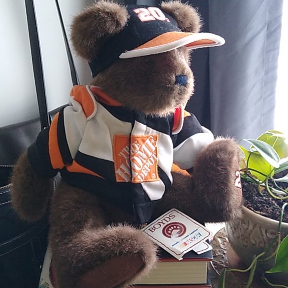 Boyds Bear NASCAR Tony Stewart - Picture 2 of 12